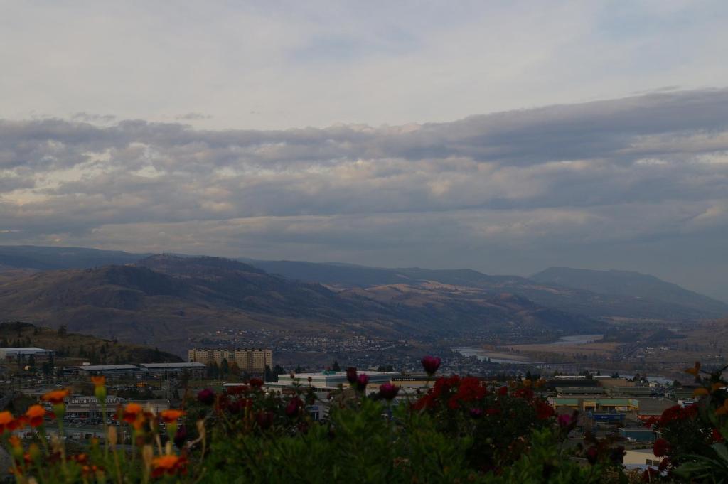 Maverick Motor Inn And Waterslide Kamloops Exteriör bild